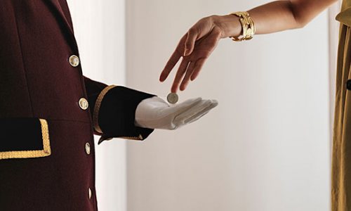 A Traveler’s Guide to Tipping at the Hotel