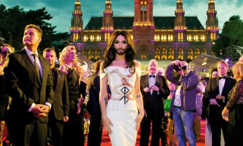Davey Wavey: Vienna’s Life Ball: Be There.